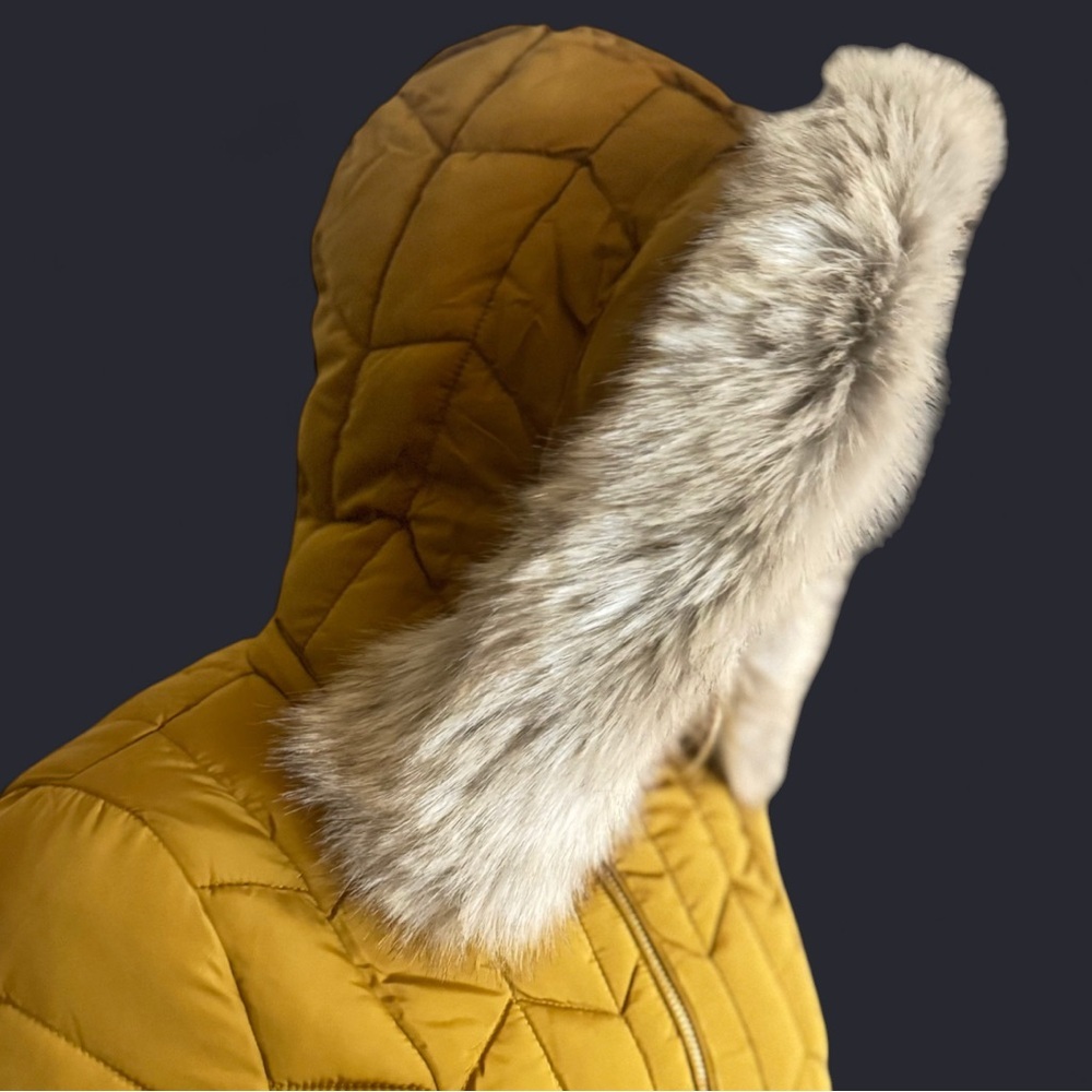 NWT Quilted Puffer Jacket w/ Faux Fur Hood
SM/MED/LG Available! - Picture 4 of 13